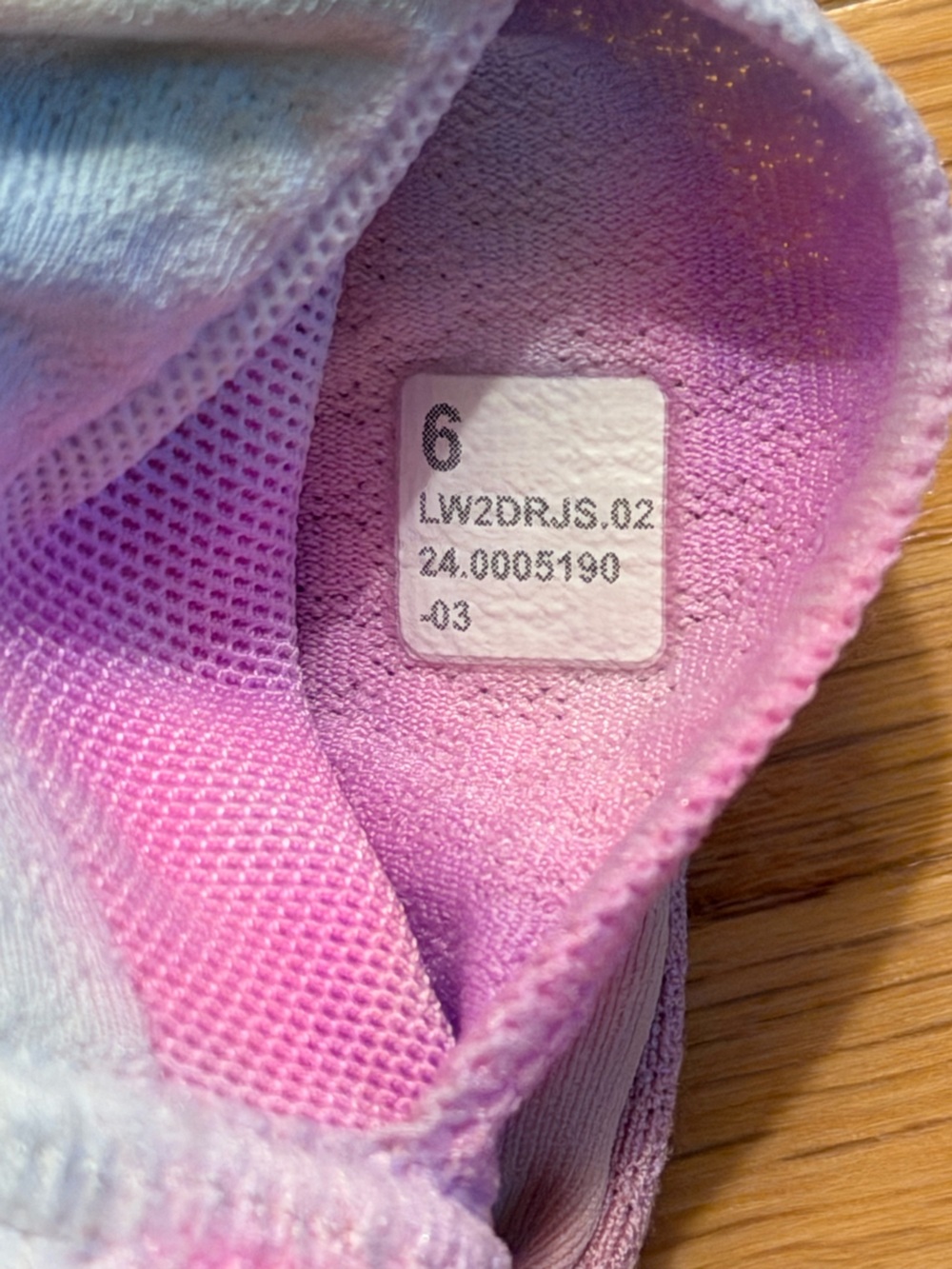 Women’s Lululemon Psychedelic bra with Cross-Back Straps - size 6 - Picture 5 of 5